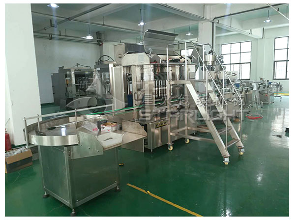 全套芝麻油全自動液體灌裝機/自動化芝麻油灌裝生產線