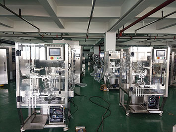 >星火的液體灌裝機系列的紅油豆瓣醬灌裝機的車間圖