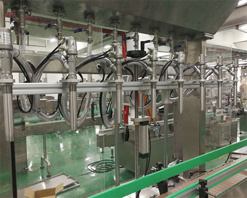 液體灌裝機